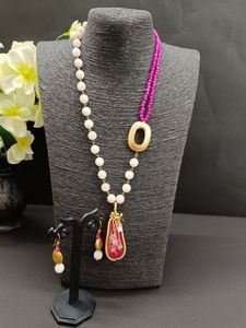 Elegant Onyx and Rose Quartz Necklace
